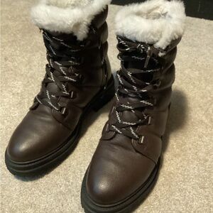 Cougar Vantage Women's Winter Boots with White Fur